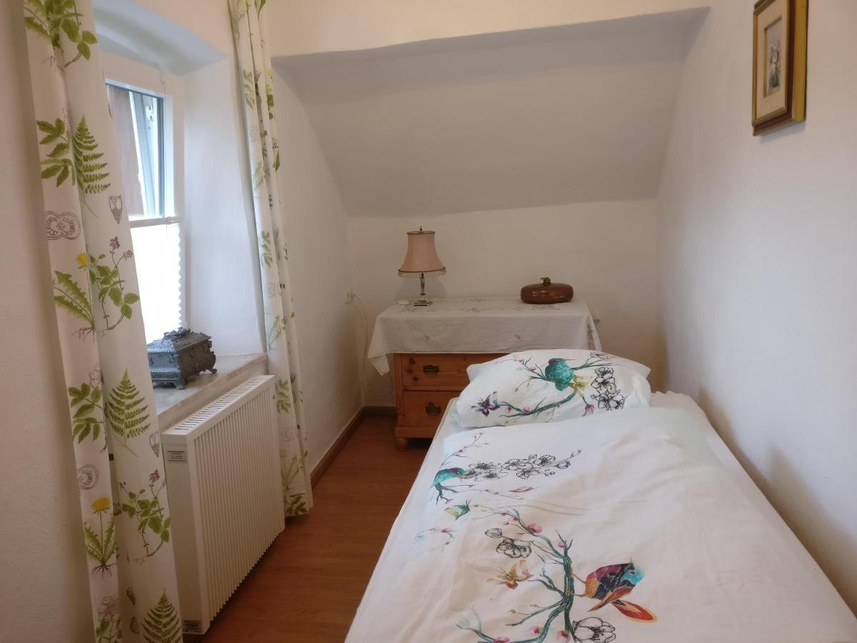 Katharina Ferienwohnung Am Eifelsteig Neroth Esterno foto