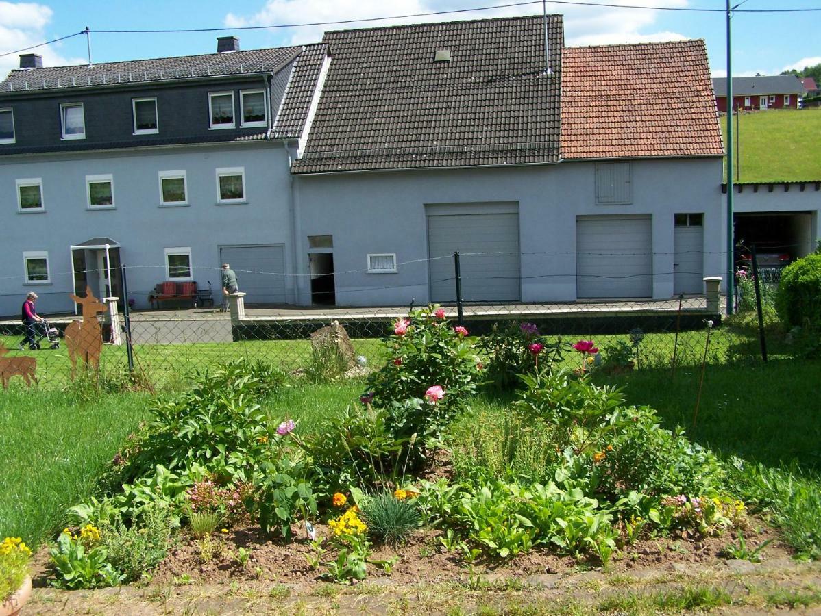 Katharina Ferienwohnung Am Eifelsteig Neroth Esterno foto